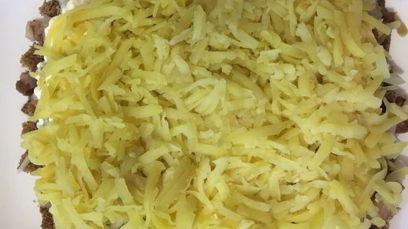 селедка под шубой с хлебом