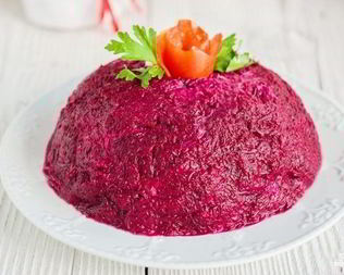 Селедка под шубой с огурцом