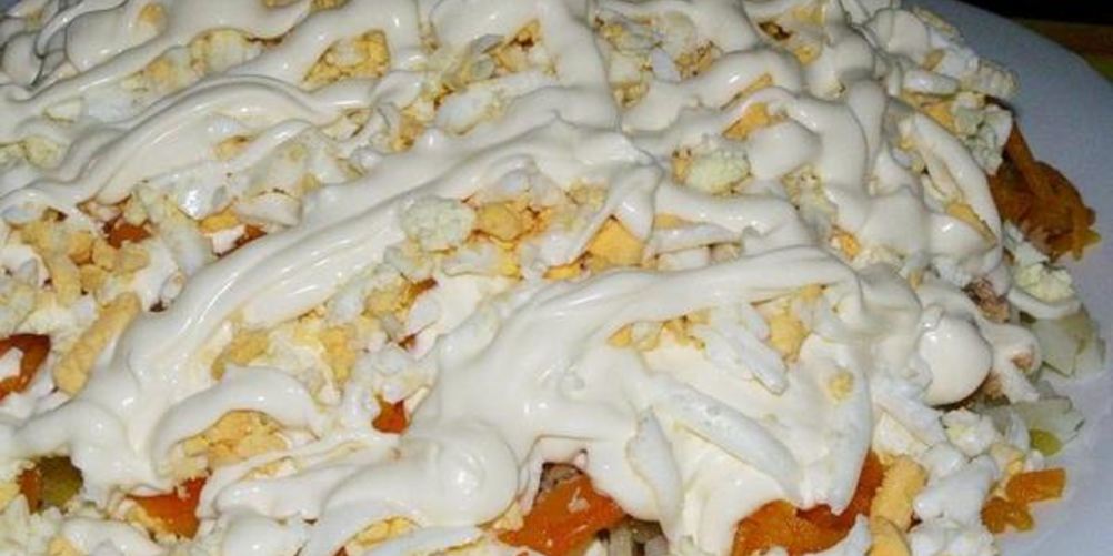 Рецепт слоеного салата печень под шубой с яблоками