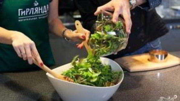 салат с киноа и авокадо