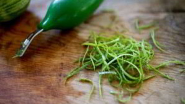 салат с кольраби и зеленью