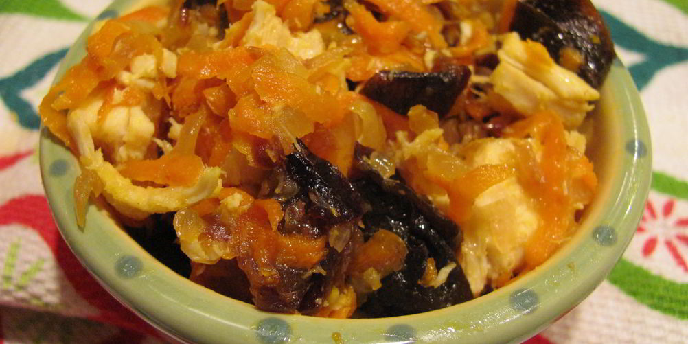 Рецепт салата с курицей и черносливом