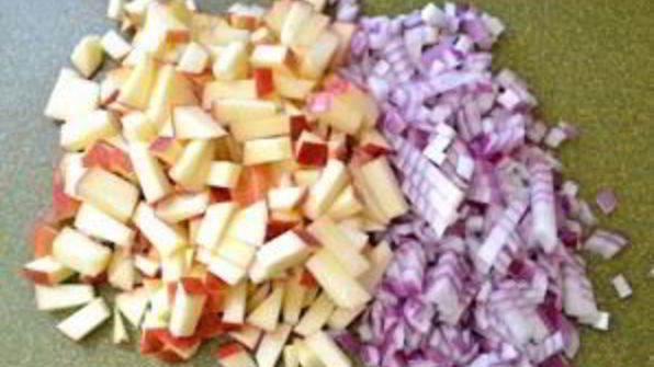 салат с курицей и яблоком