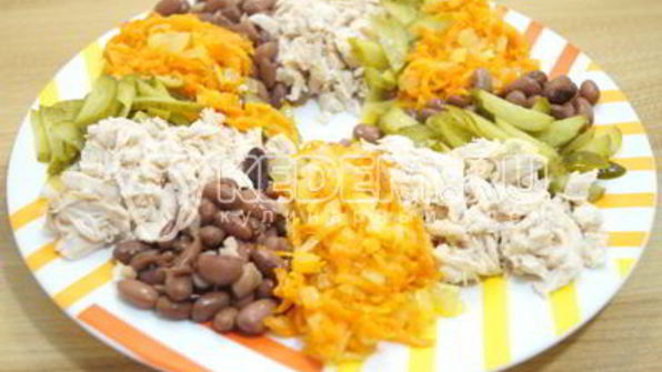 салат с курицей калейдоскоп