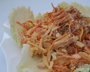 Салат с курицей, ветчиной и морковью по-корейски