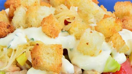 Салат Цезарь с пекинской капустой