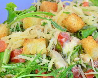 Салат Цезарь с руколой