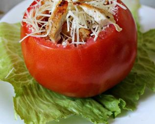 Салат Цезарь в томате