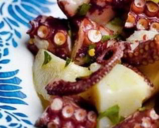 Средиземноморский салат из осьминога