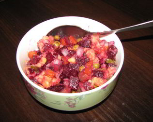 Классический винегрет с луком