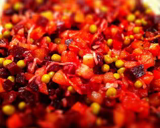 Винегрет с каперсами и запеченной свеклой