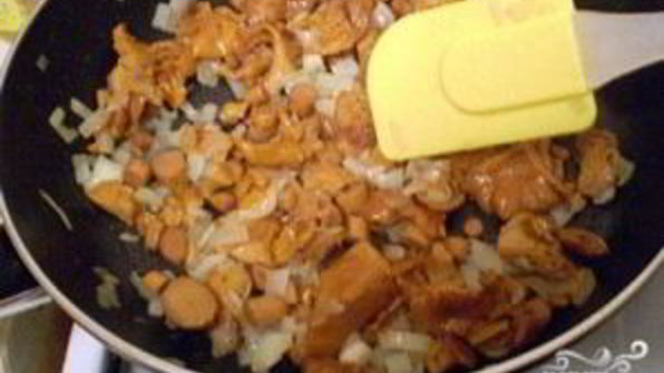 грибной соус из лисичек