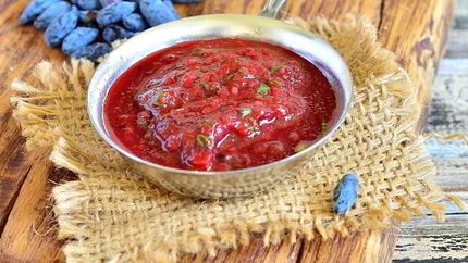 Соус из гриль-перца с жимолостью