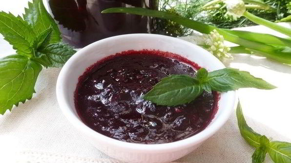 соус из жимолости к мясу