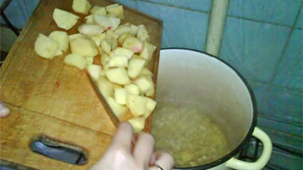 борщ с бычками и фасолью