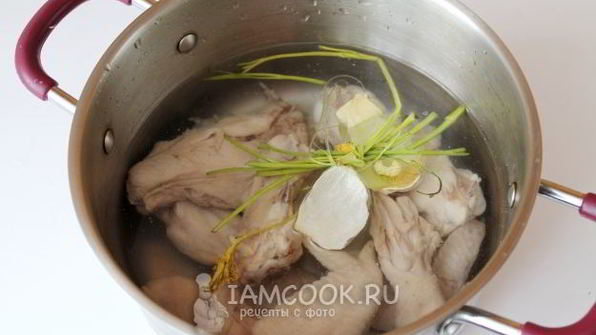 борщ с куриными крылышками