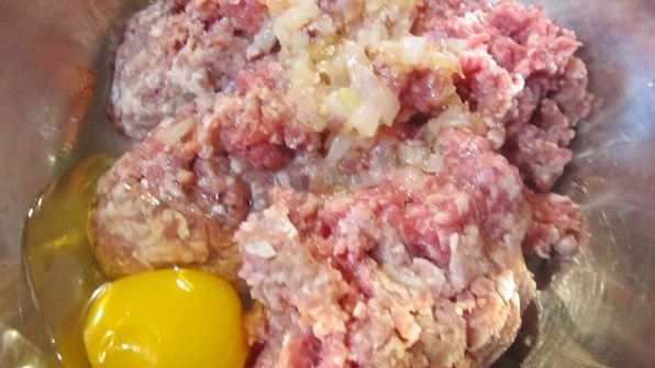 борщ сибирский с фрикадельками и томатной пастой