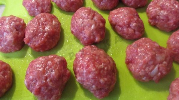 борщ сибирский с фрикадельками и томатной пастой