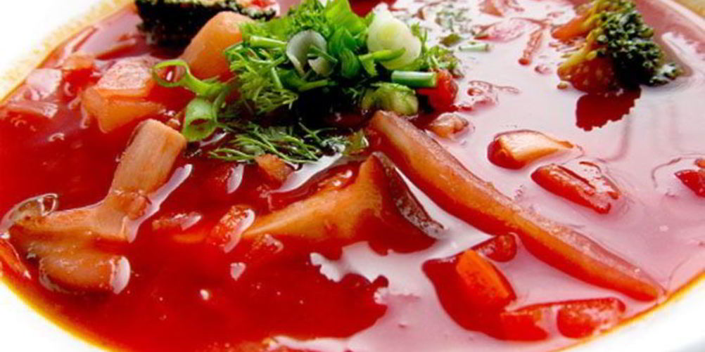 Рецепт вегетарианского борща с грибами и брокколи