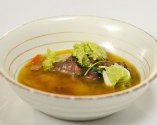 Бульон из копченой грудинки с желудочками