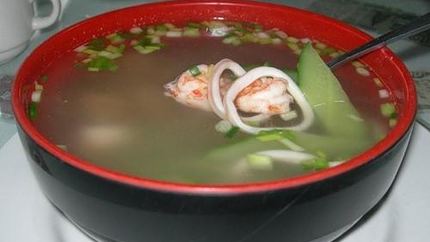 Бульон из сушеных трепангов и курицы