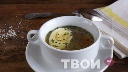 Бульон с яйцом