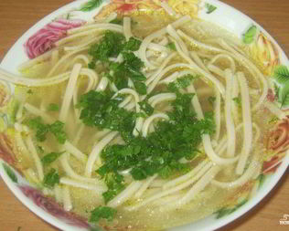 Куриный бульон с лапшой