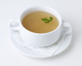 Простой куриный бульон