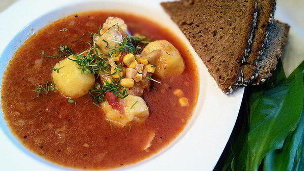 томатный рыбный суп на курином бульоне