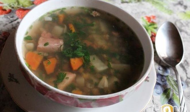 Горохово-чечевичный суп с копченостями