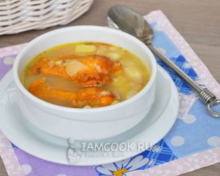 Гороховый суп с копчеными крылышками