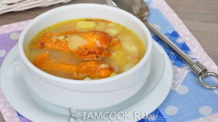 Гороховый суп с копчеными крылышками
