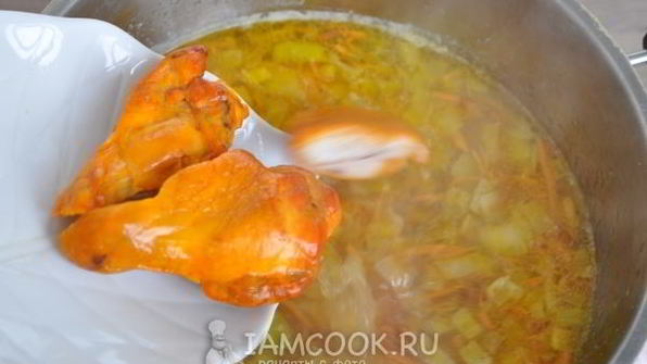 гороховый суп с копчеными крылышками