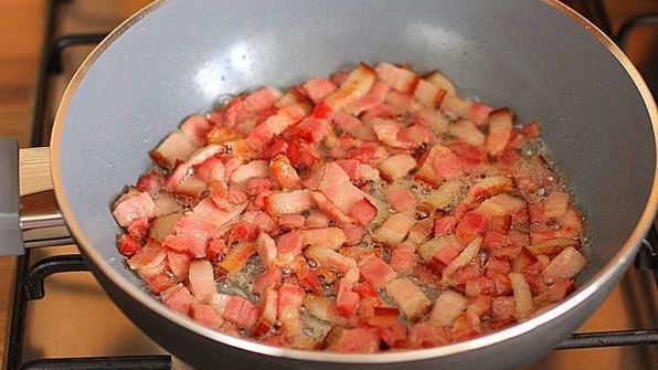 гороховый суп с копчеными ребрышками