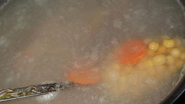 гороховый суп с копчеными свиными хрящиками