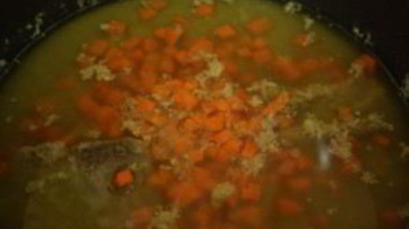 гороховый суп с мясом в мультиварке