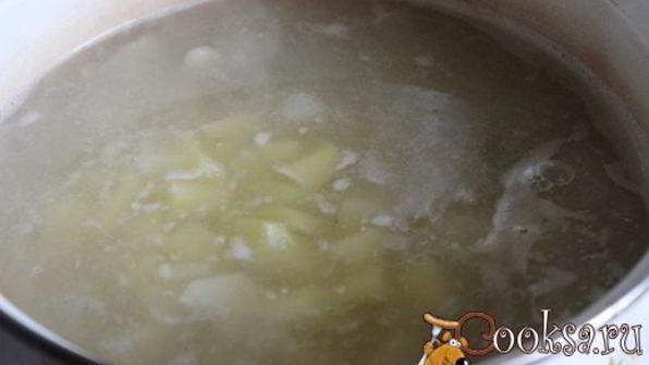 суп из зеленого гороха с копченостями