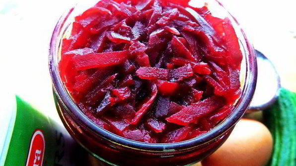 холодник на кефире с маринованной свеклой