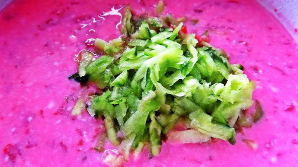 холодник на кефире с маринованной свеклой