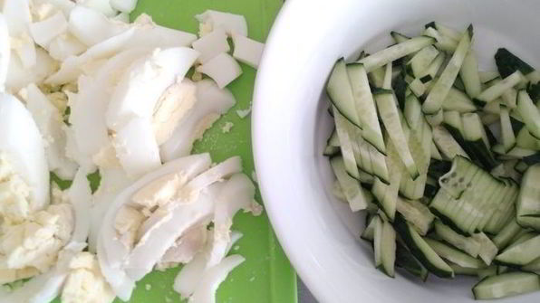 холодник на квасе со шпинатом