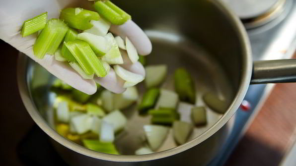 холодный крем-суп из свеклы