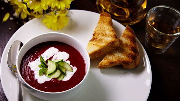 холодный крем-суп из свеклы