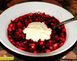 Холодный суп ботвинья из свеклы