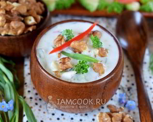 Суп Таратор с авокадо и тархуном