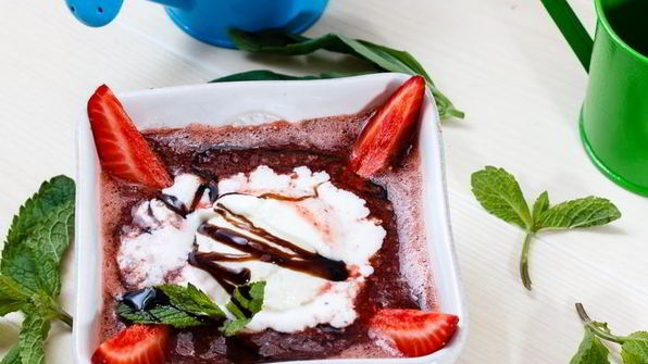 клубничный суп с мороженым