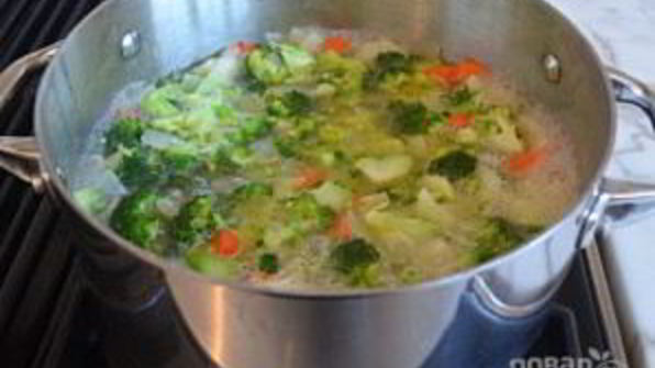 крем-суп с брокколи и сыром