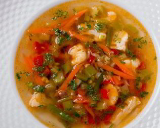 Куриный суп с болгарским перцем и томатами