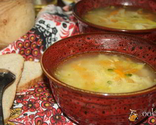 Мясной суп с домашней яичной лапшой