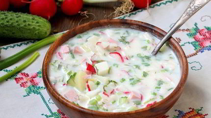 Классическая окрошка с зеленым луком