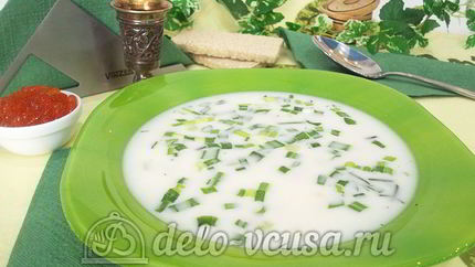 Окрошка без мяса с красной икрой